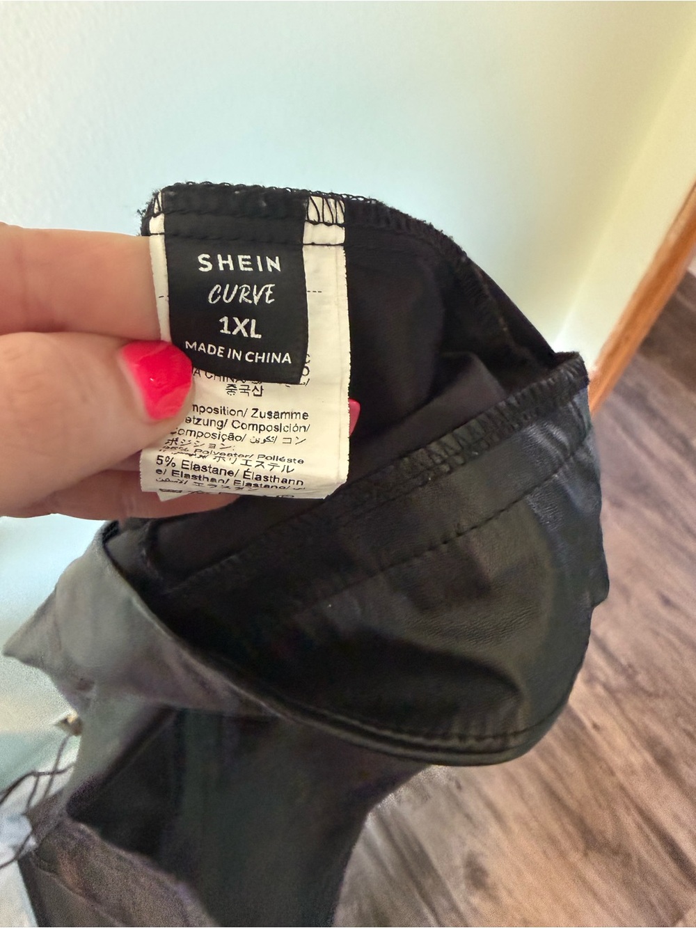 SHEIN Black Faux Leather Mini Skirt - Picture 3 of 4